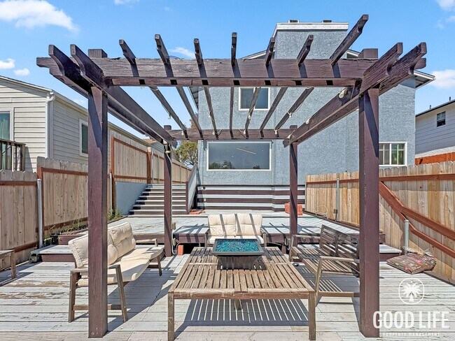 Building Photo - Sophisticated 2BD/2.5BA City Heights Home with Private Deck, Canyon Views & Soaking Tub