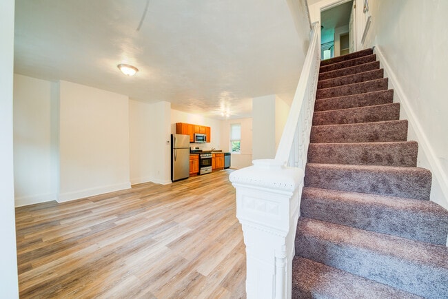 Building Photo - Available JUNE 2026 - Spacious 2 Bedroom Home in Mt. Washington!