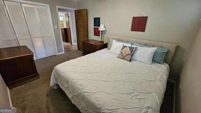 Building Photo - 810 Joy Dr