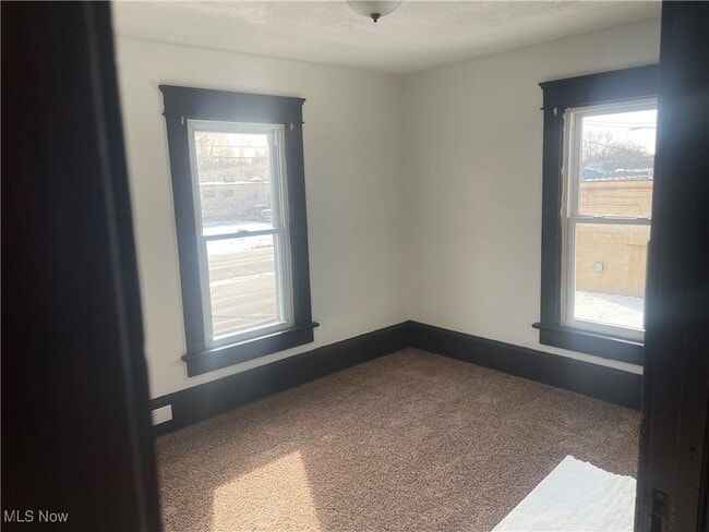 Building Photo - 1433 Kenmore Blvd