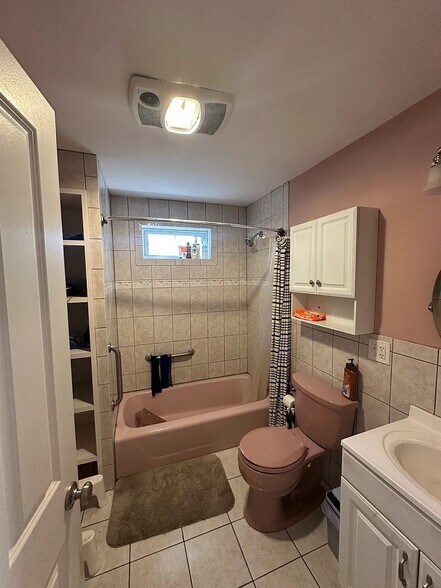 Building Photo - 384 Washington St