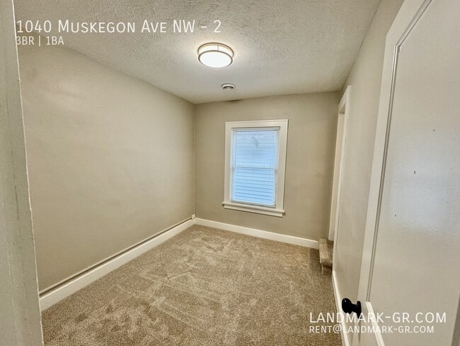 Building Photo - Updated 3 Bed, 1 Bath – Move-In Ready!