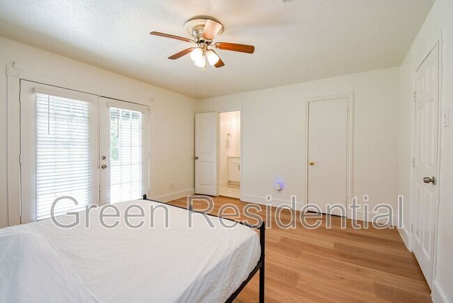 Building Photo - 4947 Cheena Dr