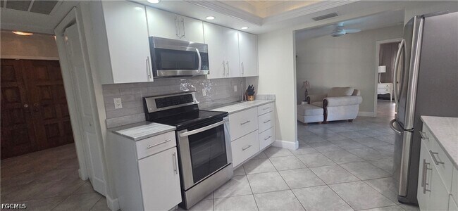 Building Photo - 534 SE 34th Terrace