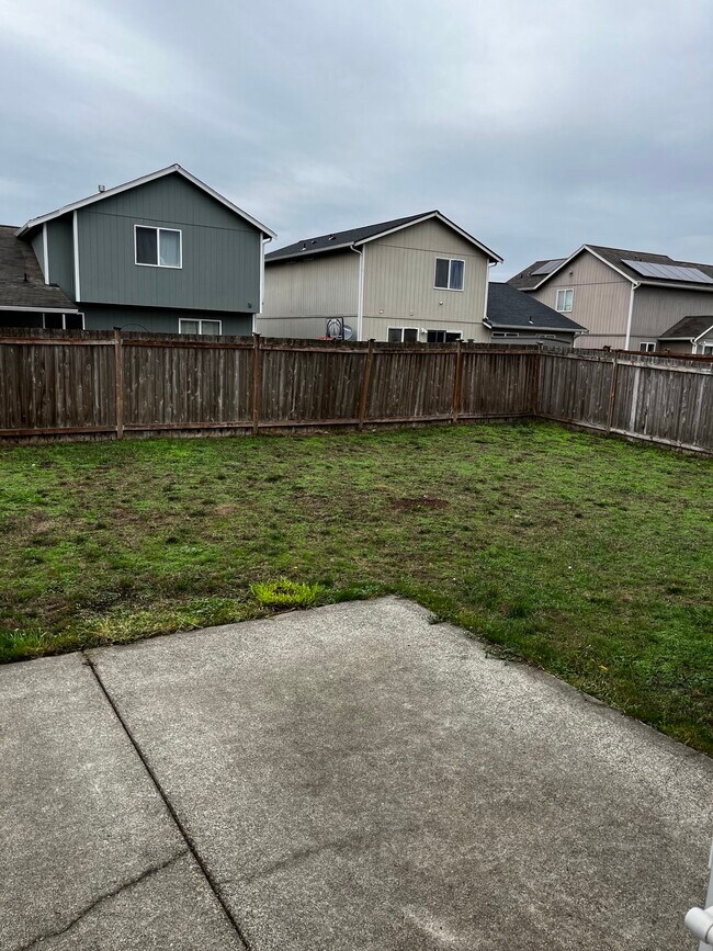 Building Photo - 9982 Greenleaf Loop SE