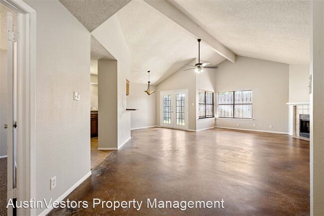 Building Photo - 1108 Peach Tree Cove