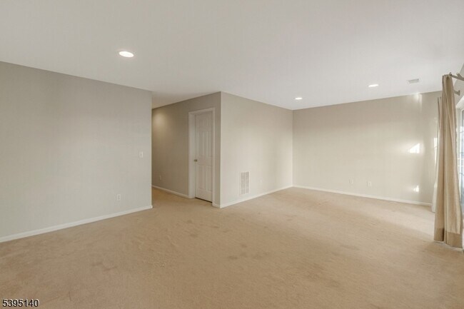 Building Photo - 105 Wallace Ct