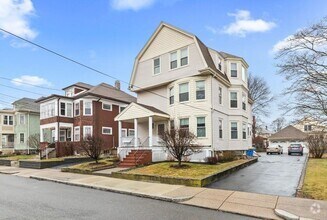 Building Photo - Beautiful 2 Bedroom Unit Now Available