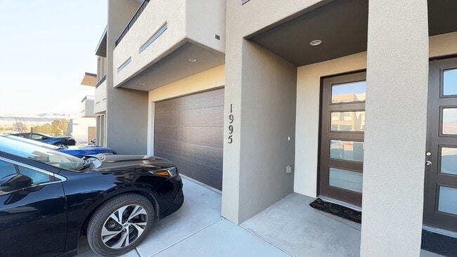 Primary Photo - Stunning Dog Friendly 4 Bedroom 2.5 Townhome!