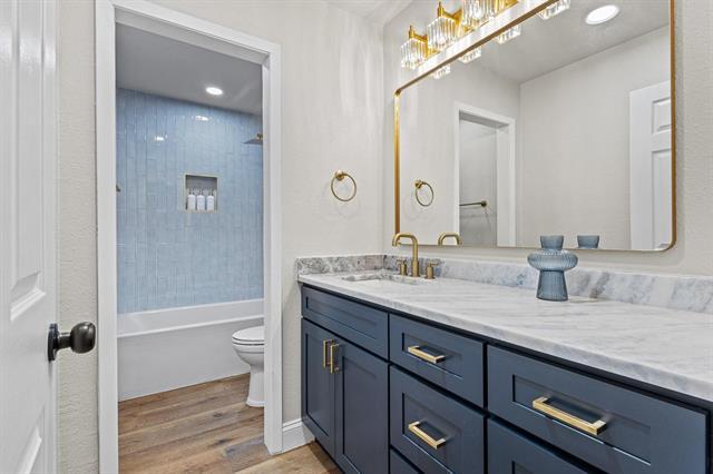 Building Photo - 3327 Carriage Cir