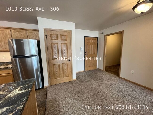 Building Photo - 1010 Berry Ave