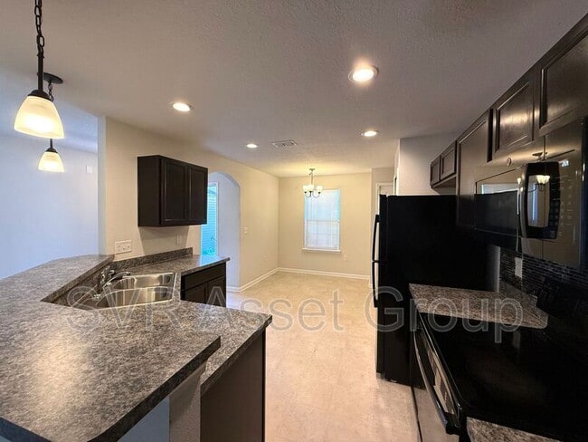 Building Photo - 5860 Harris Ave