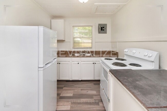 Building Photo - Newly Updated 1 Bed/1 Bath House in Mobile!