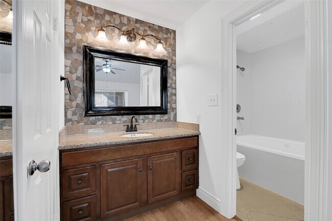 Building Photo - 8802 Tanager St