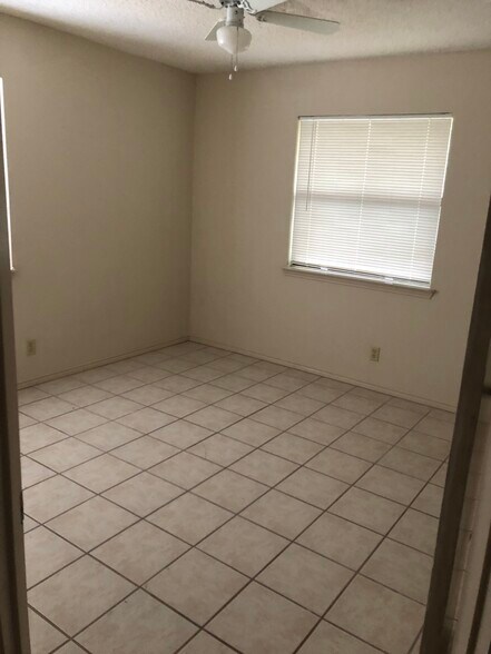 2nd bedroom - 7623 UTSA Boulevard