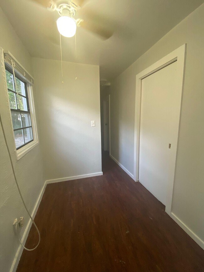 Building Photo - 3723 Morton Ave