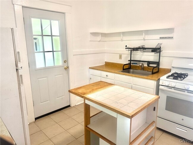 Building Photo - 126 Burnet Park Dr