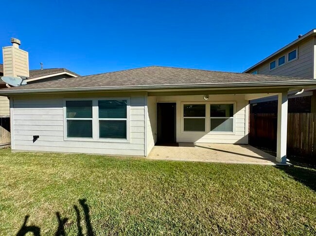 Building Photo - 6418 Black Bamboo Ln