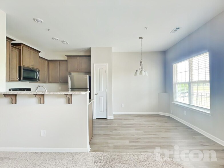 Building Photo - 324 Kinsale Dr