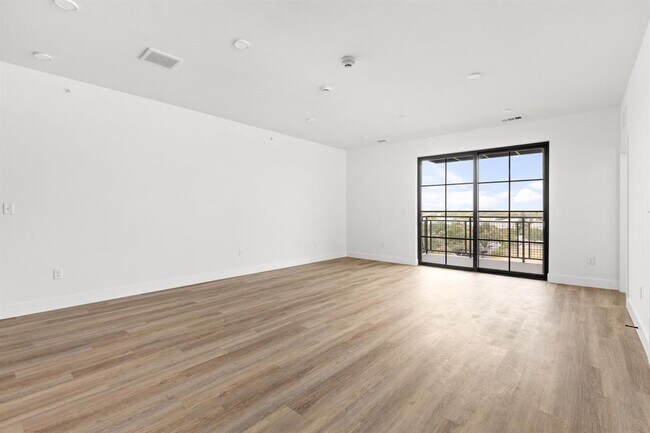 Building Photo - 4315 S Congress Ave