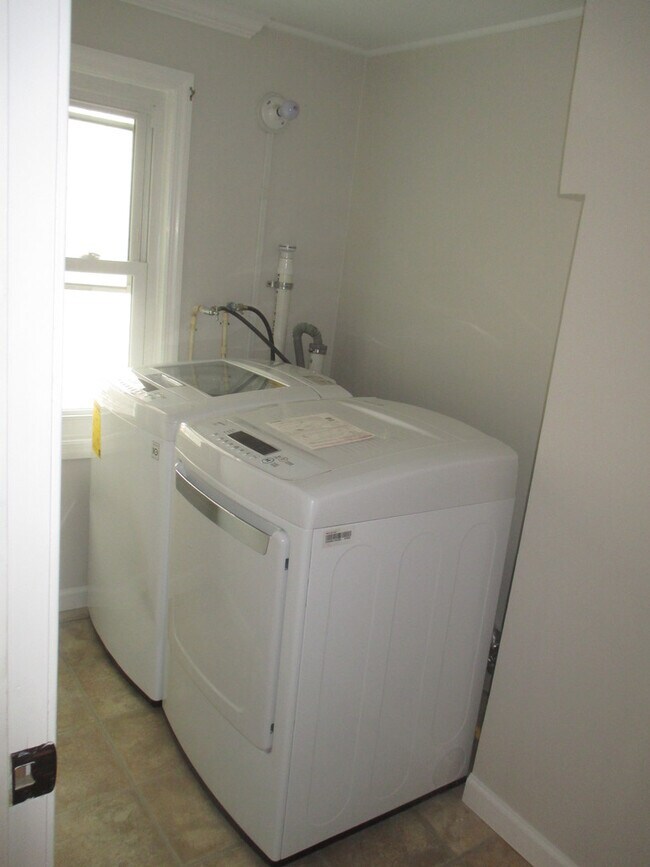 Building Photo - Townhome for rent in Upper Fells Point (Butcher's Hill)