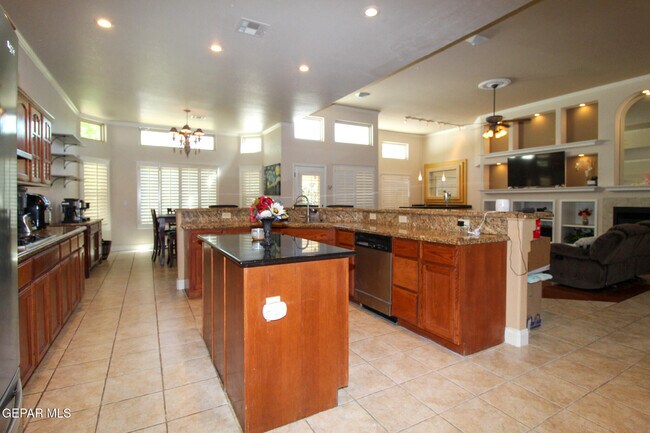 Building Photo - 6044 Los Pueblos Dr