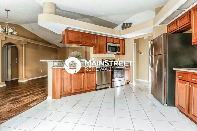 Building Photo - 3 Bedroom Pet-Friendly Home in Spring Hill, FL with Main Street Renewal