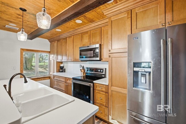 Building Photo - 27522 Burkhardt Dr