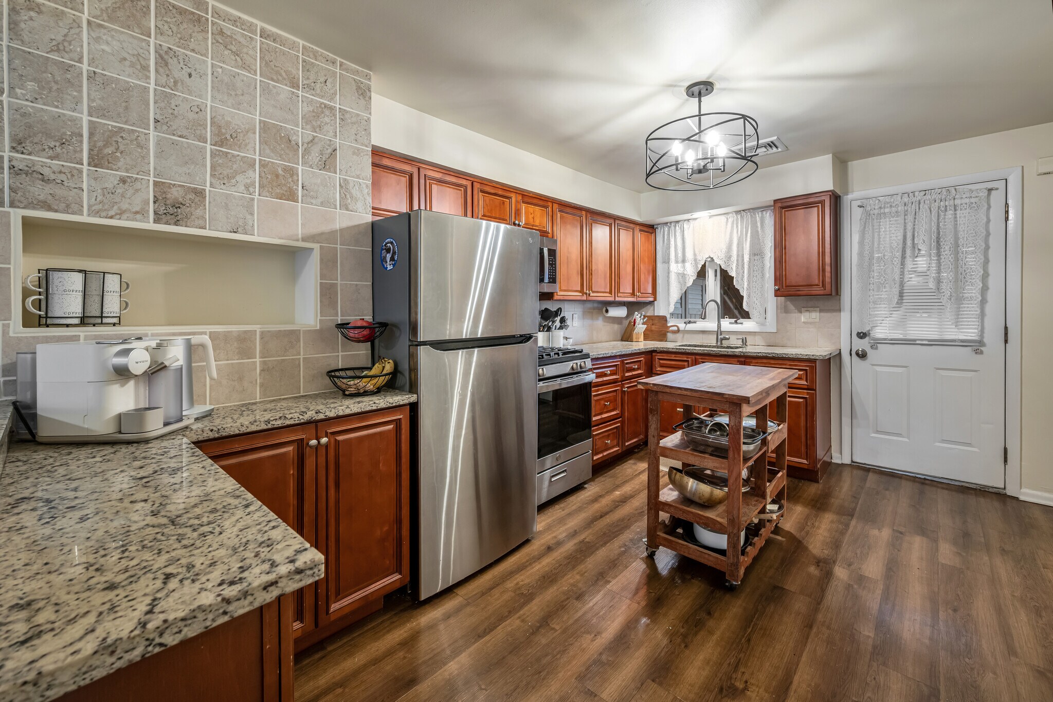Stainless appliances - 281 Bloomfield Ave