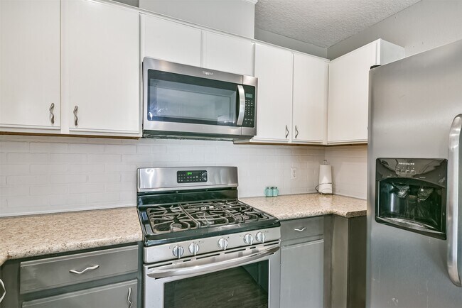 Building Photo - 5703 Alpine Heights Dr
