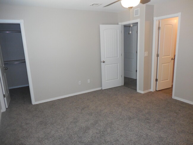 Building Photo - 963 Aircoupe Way