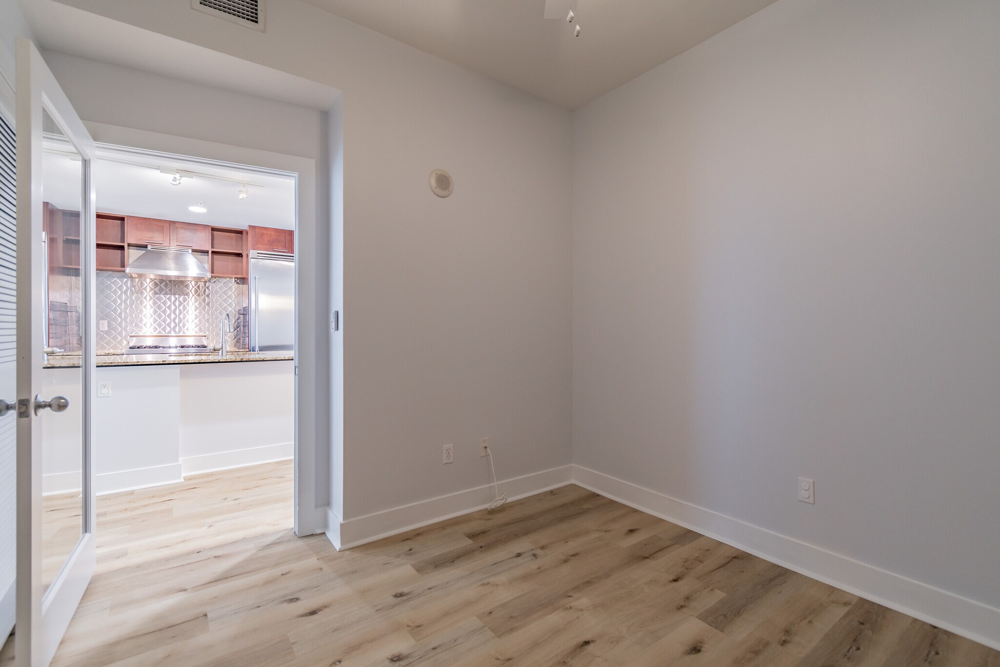 2nd bedroom - 1120 E Kennedy Blvd