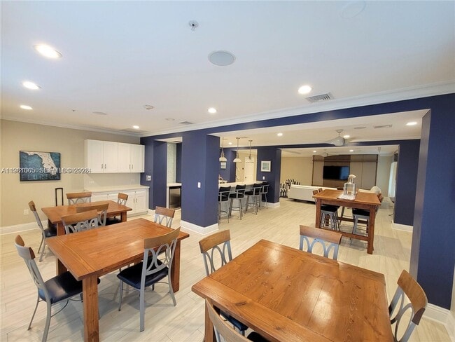 Building Photo - 700 E Boynton Beach Blvd