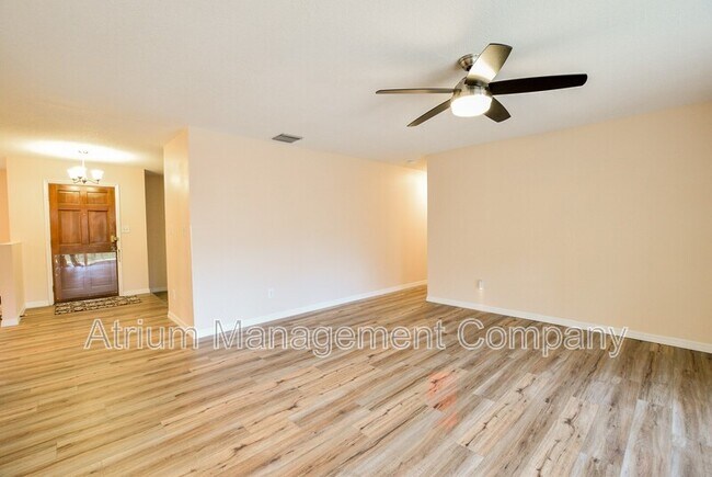 Building Photo - 1318 Kewannee Trail