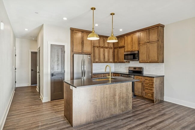 Building Photo - 120 N Main St