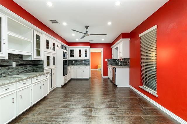 Building Photo - 425 Wolf Run Ct