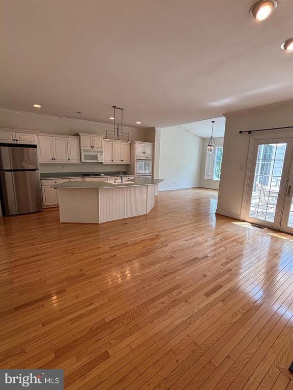 Building Photo - 571 Gramercy Ln