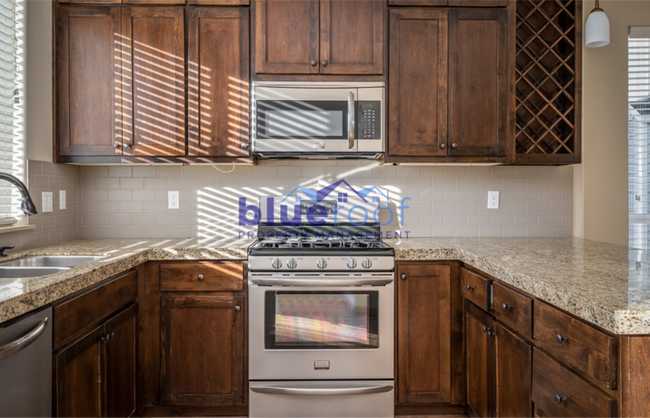 Building Photo - 7761 NE Mary Beth Ln