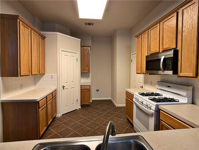 Building Photo - 5726 Taylorcrest Dr
