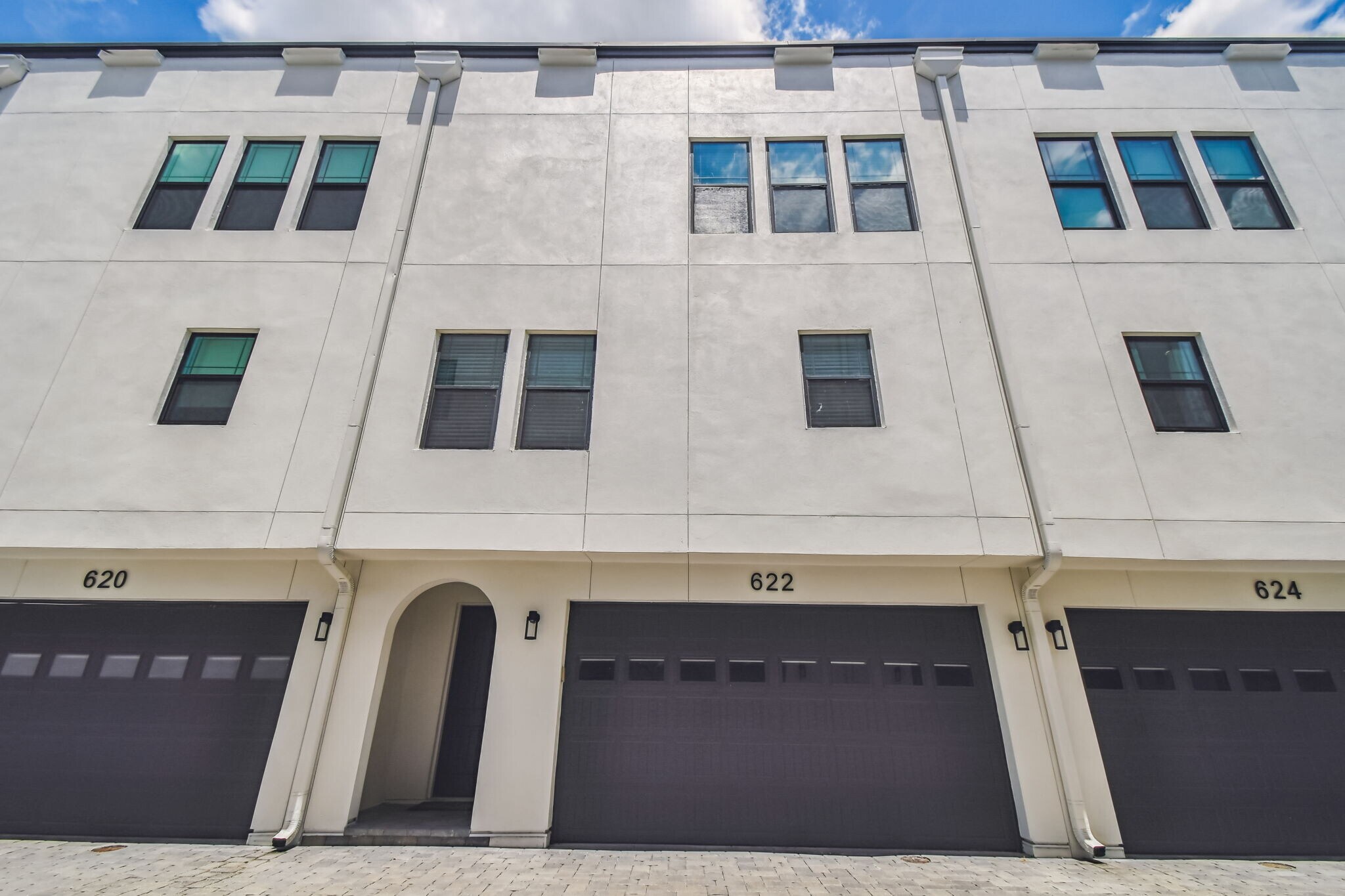 Building Photo - 622 S Matanzas Ave