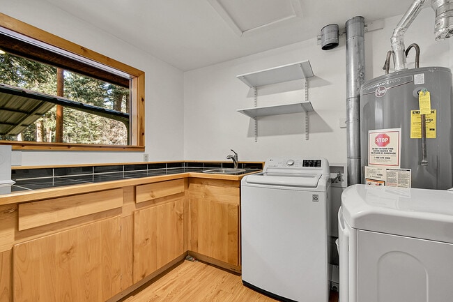 Building Photo - 28192 Shadow Mountain Dr