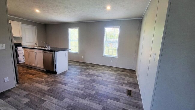 Building Photo - 526 Washington