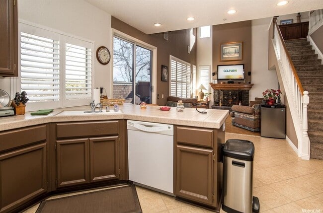 Building Photo - Convenient 3 Bed Home in Sycamore Ranch, Woodland, Near Bel Air Market & Pioneer High