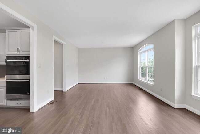 Building Photo - 9769 Northern Lakes Ln
