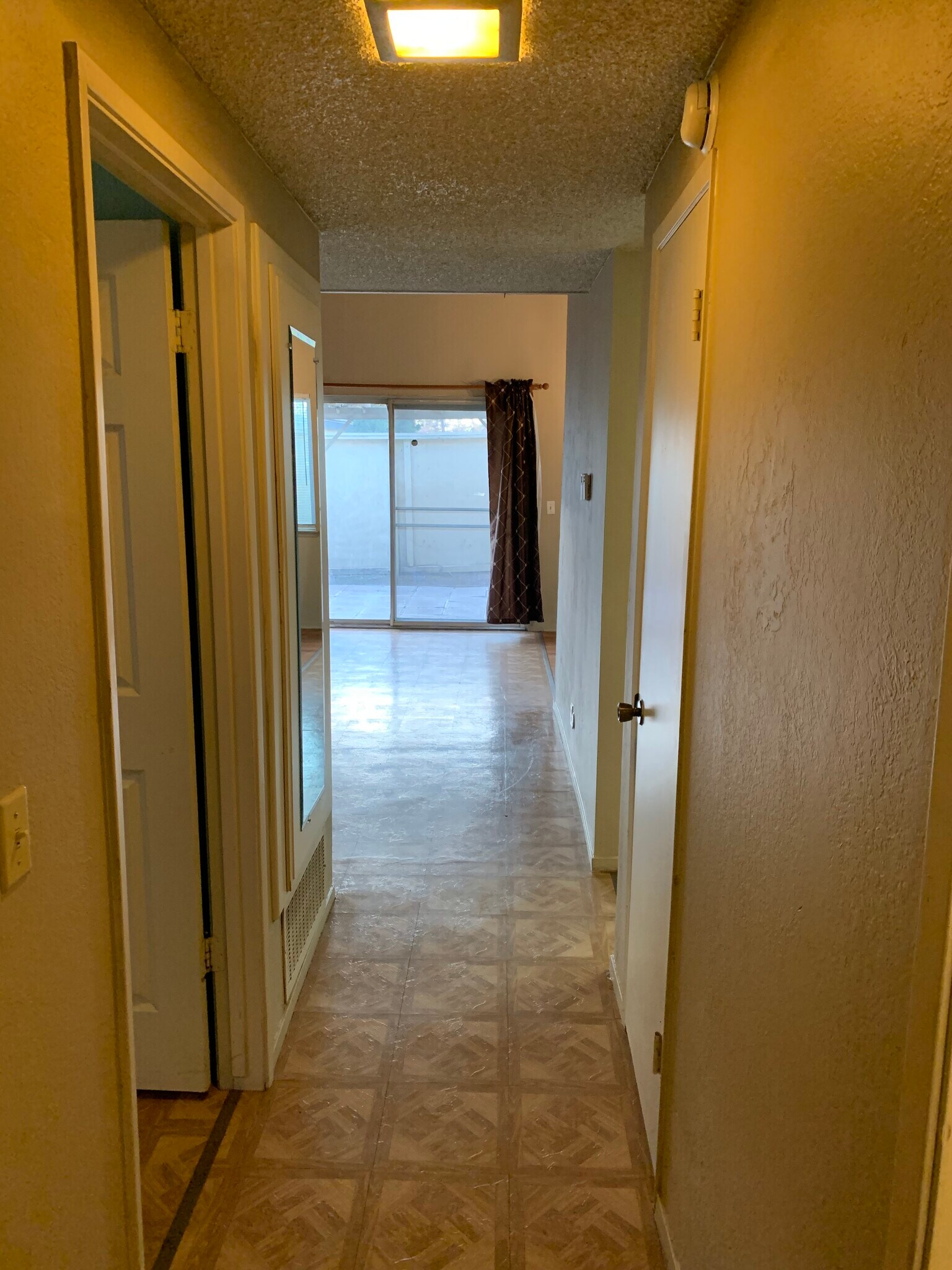 Building Photo - 450 S Argyle Ave