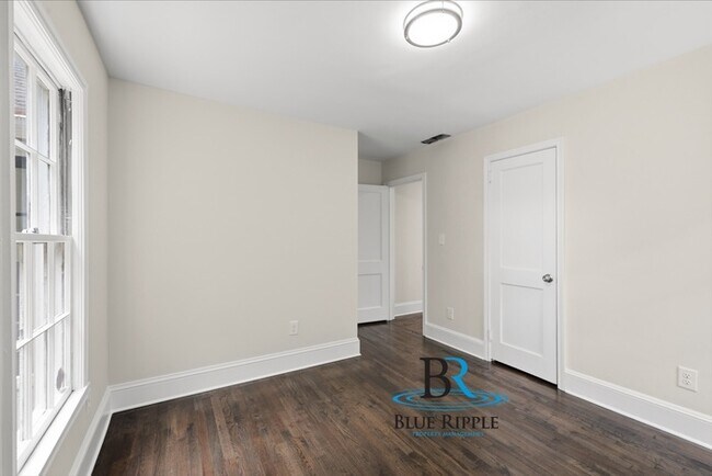 Building Photo - Renovated 2/1 Williams Park Smyrna across from Market Village! Fenced Yard and Pet Friendly