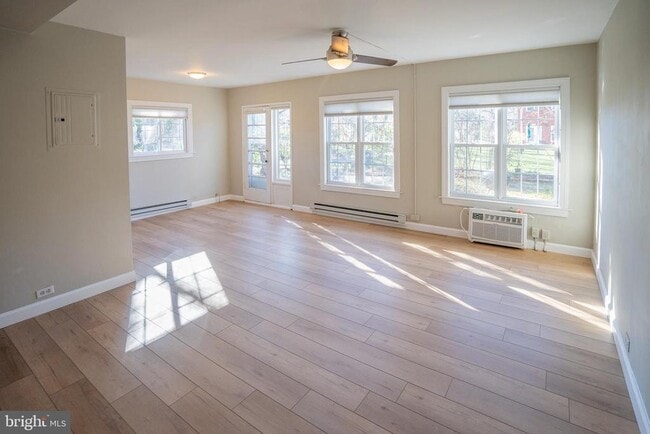 Building Photo - 3224 Martha Custis Dr