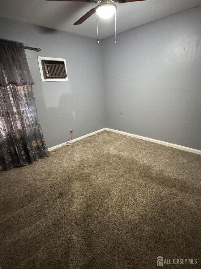 Building Photo - 302 W Prospect Ave