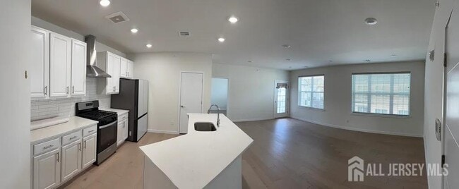 Building Photo - 243 Lohan Dr