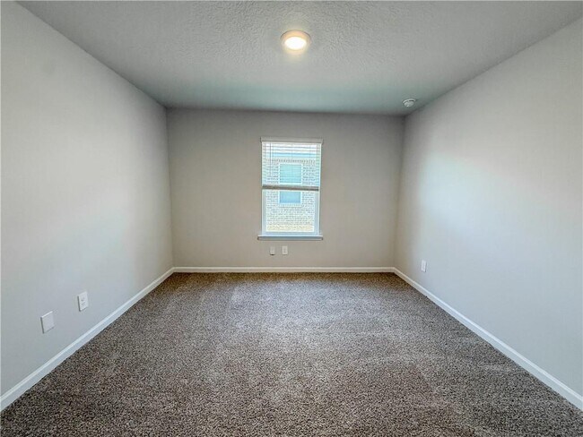 Building Photo - 5205 Pinyon Dr